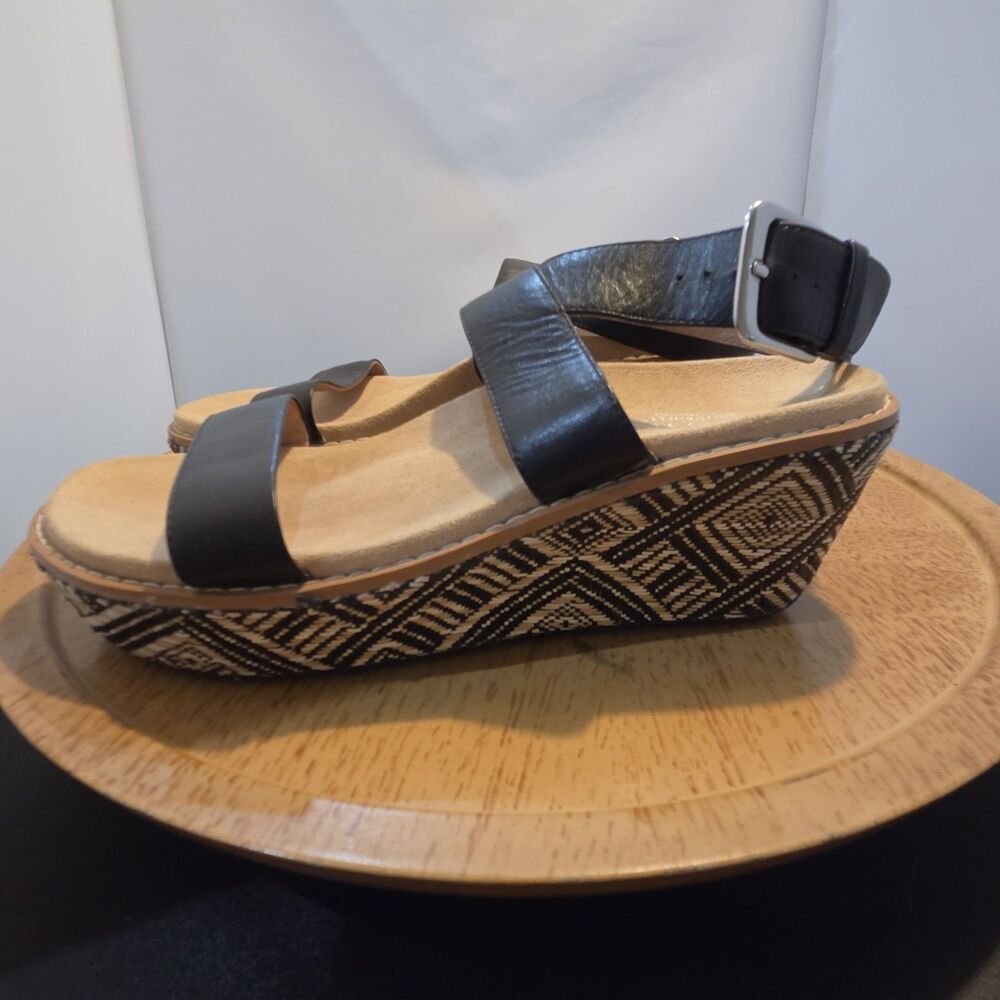 Vionic Cancun Women’s 8 Black Leather Wedge Sandals Orthaheel Geometric